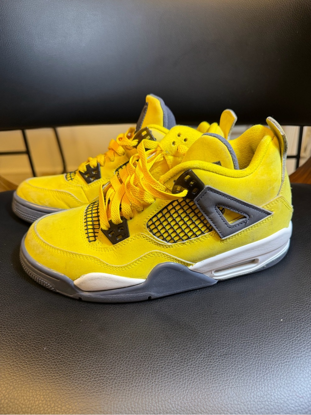 Nike Jordan 4 Retro Lightning Tour Yellow GS 6Y (Women’s Sz. 7.5)408452-700